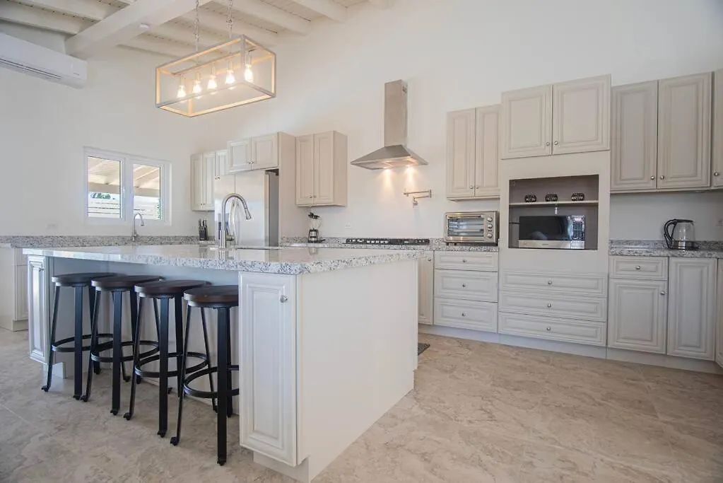 Amazing Villa Near To The Beach Palm Beach