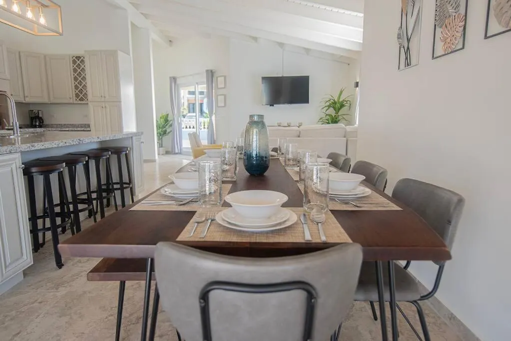 Amazing Villa Near To The Beach Palm Beach