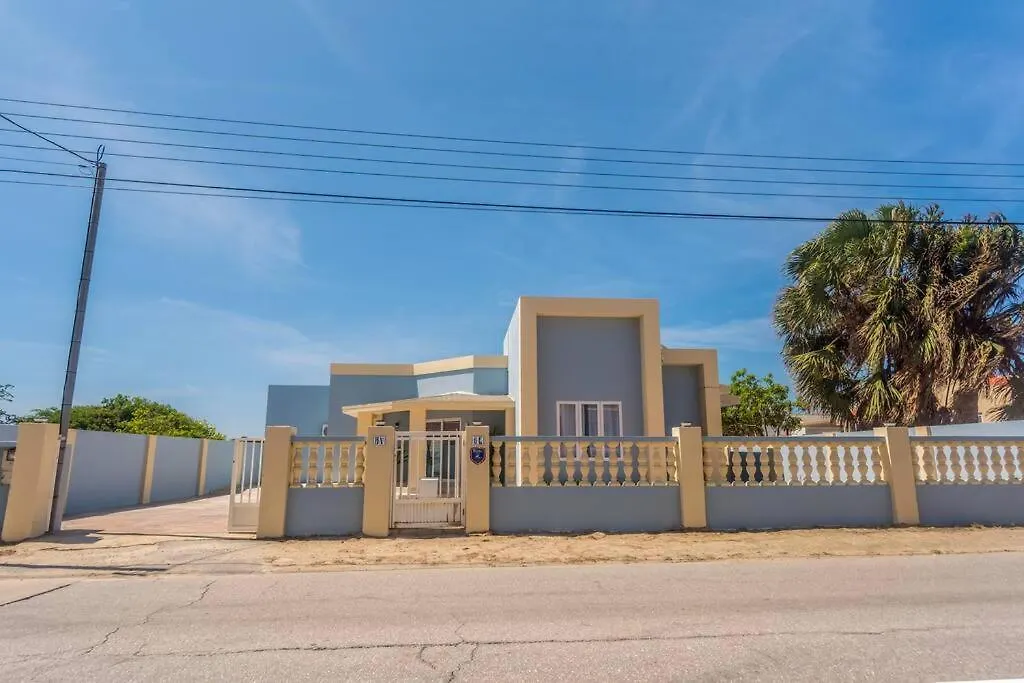 Amazing Villa Near To The Beach Palm Beach Aruba